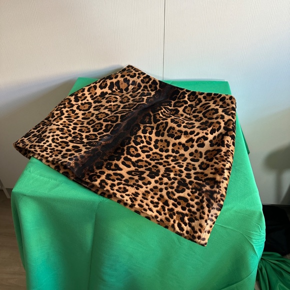 🔥NWT  MICHAEL Michael KORS LEPORD 100% CALF  HAIR PRINTED SKIRT M 🔥🔥🔥 - Picture 3 of 13